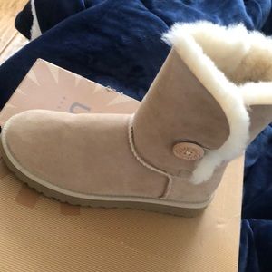 Ugg boots Bailey button